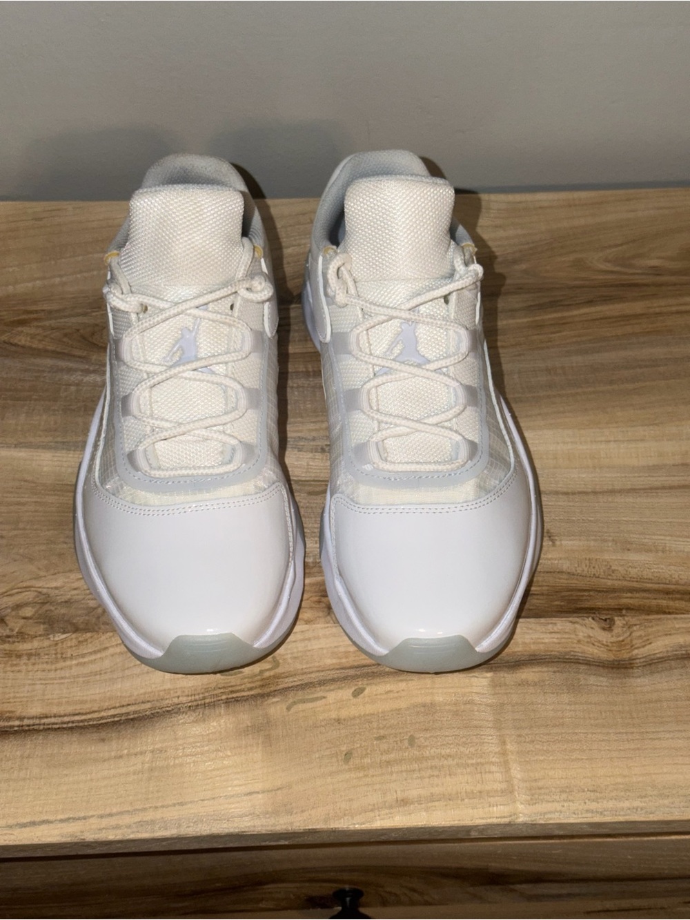 Nike Air Jordan 11 CMFT Low Triple White